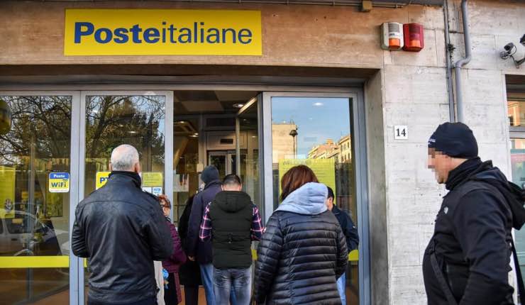 Coda alle Poste Italiane 