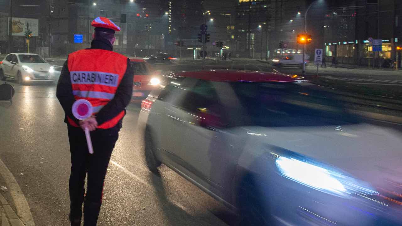 Carabiniere in strada